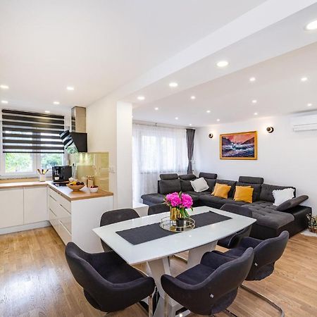 M&F Luxury Apartment ซาดาร์ ภายนอก รูปภาพ